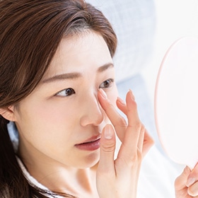 メガネ跡」への正しい対処とは？消し方・防止・軽減について - Zoff