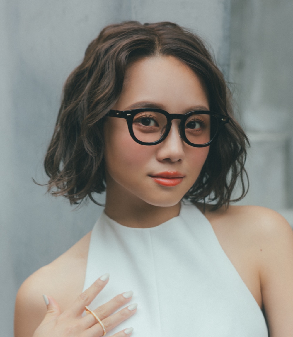 伊原葵　イハラアオイ　zoffべっこうブラウン メガネブランド「Zoff」と人気モデル/クリエイターの伊原 葵さん